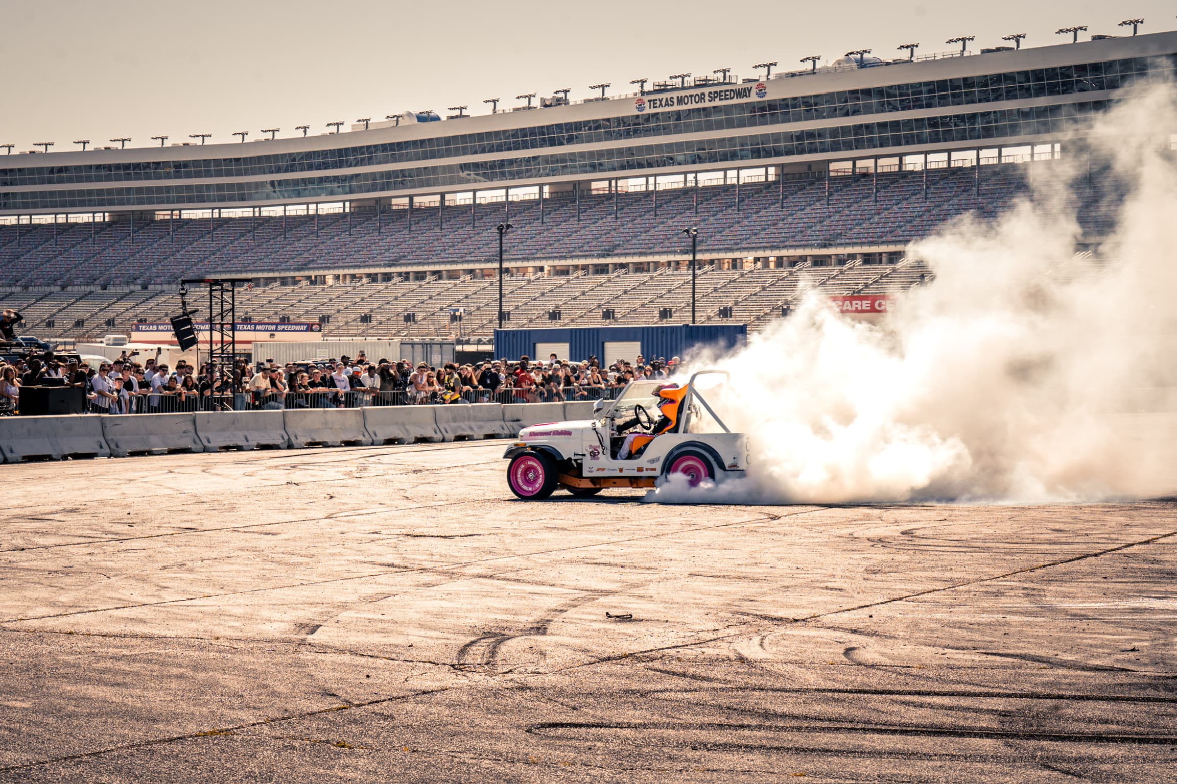 burnout-baddie - Burnout Jeep at Mopar Heavan-02